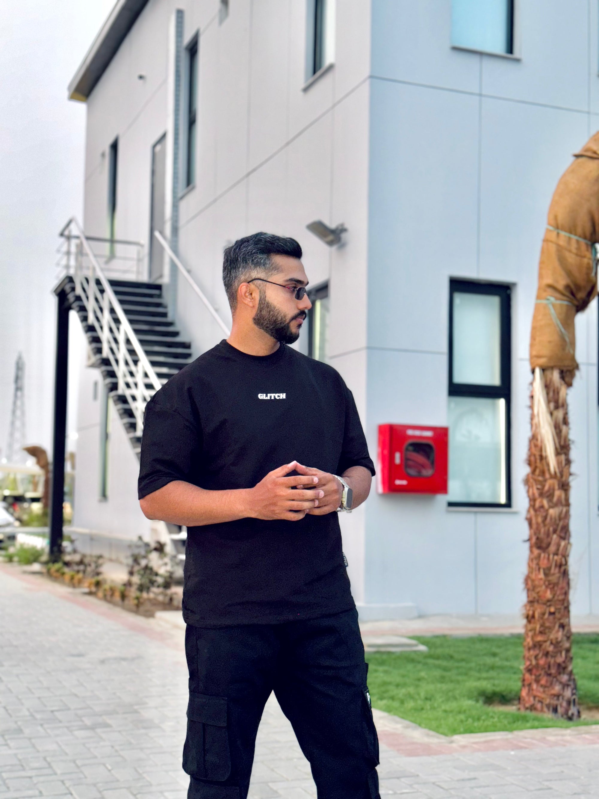 Black Essential Oversized Tee