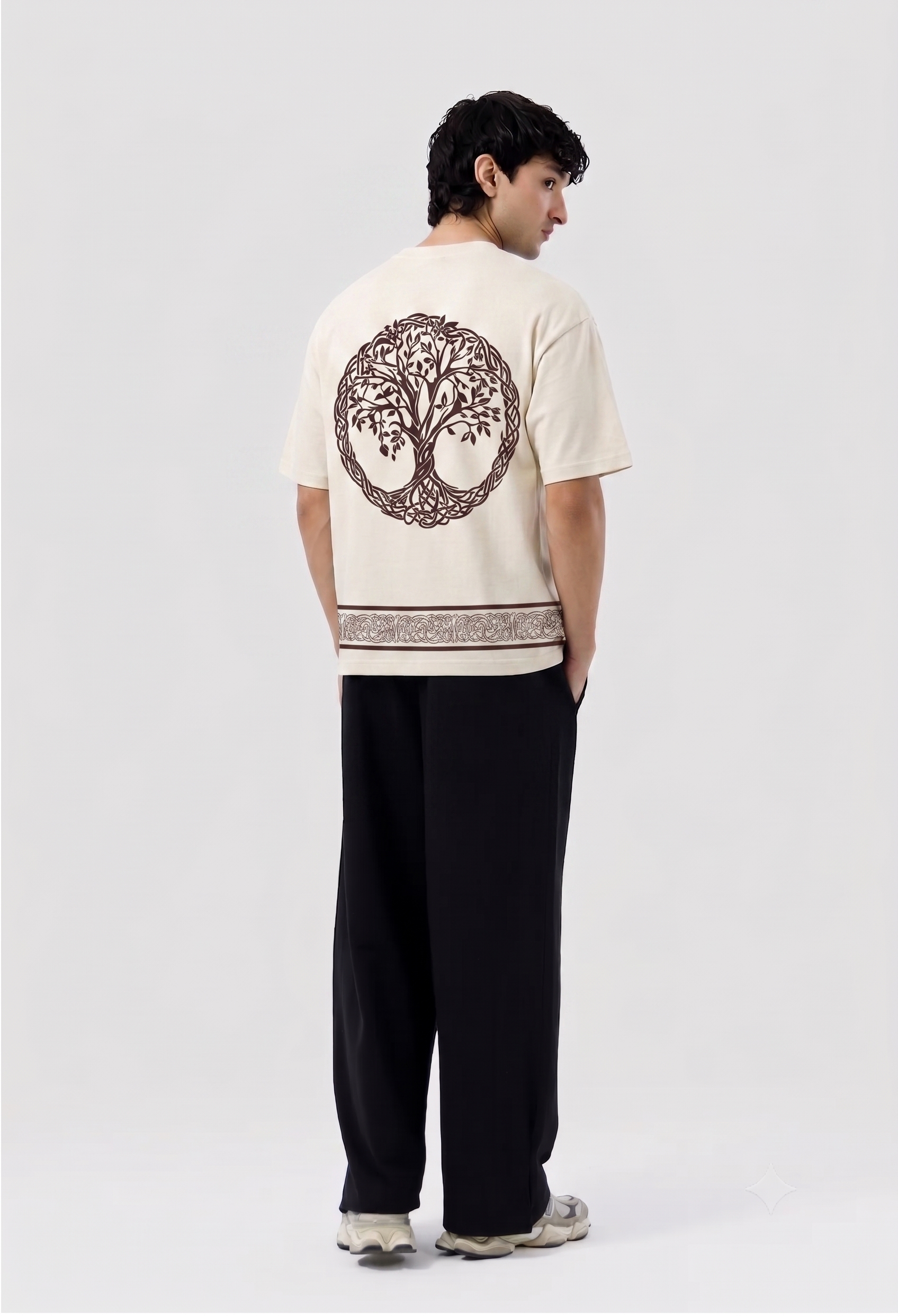 'NOMAD' Graphic Oversized Tee